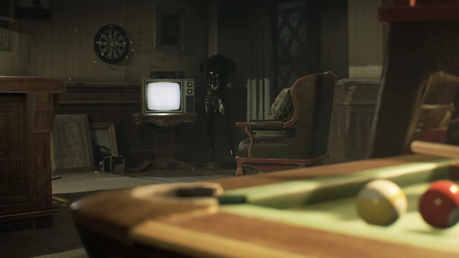 https://erysta-cdn.com/medias/resident-evil-7-biohazard-xbox-one-xbox-series-x-s-xbox-one-xbox-series-x-s-game-microsoft-store-europe-wallpaper-1.webp
